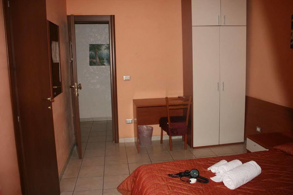 Folia B&B Рим Экстерьер фото